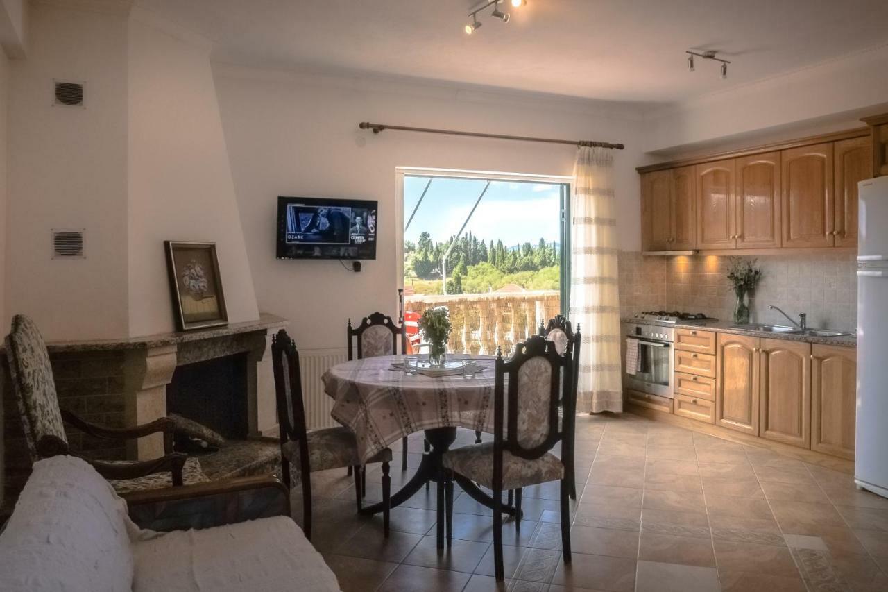 Modern Flat With Beautiful Views In South Of Corfu Apartman Lefkími Kültér fotó